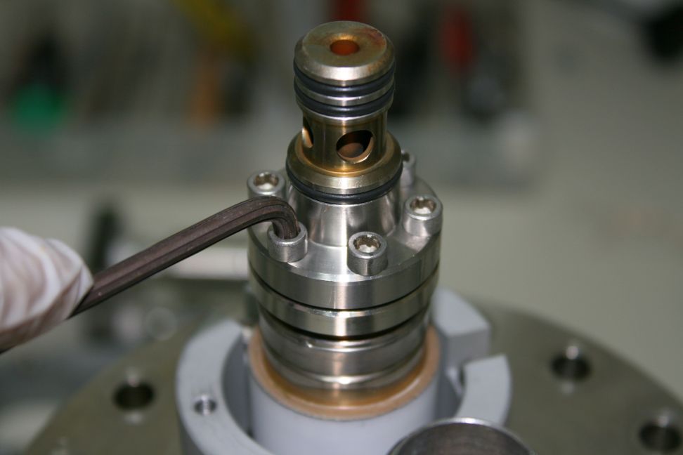 tighten cap head screws RBD TechSpot